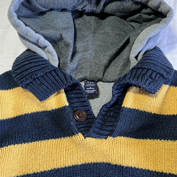 3T GAP knit sweater with hood - Picture 3 of 3